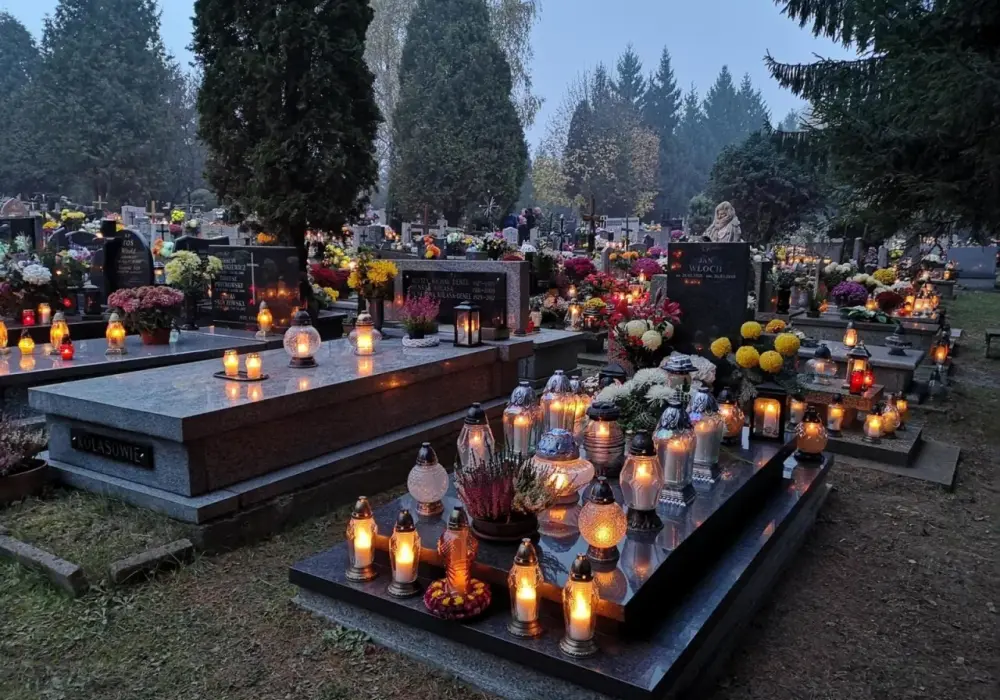 Ile kosztuje miejsce na cmentarzu Batowice w Krakowie? Ceny grobów i opłaty