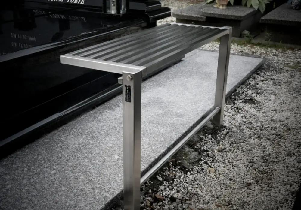 Jak wkopac ławkę? Stabilny montaż krok po kroku