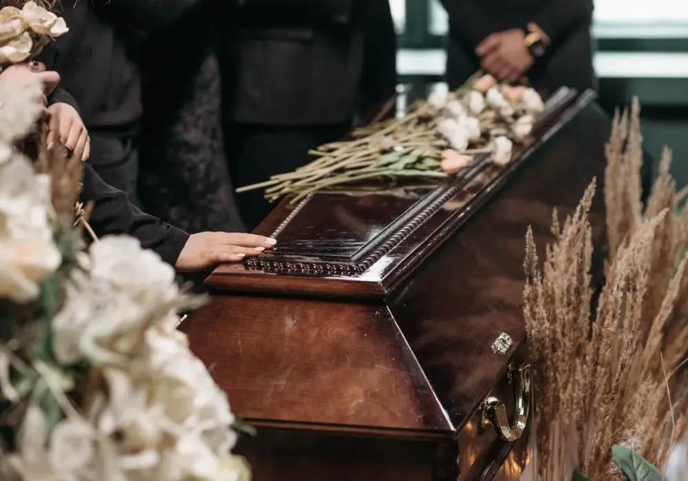 Jak zorganizować pogrzeb – kluczowe kroki i dokumenty, które musisz znać