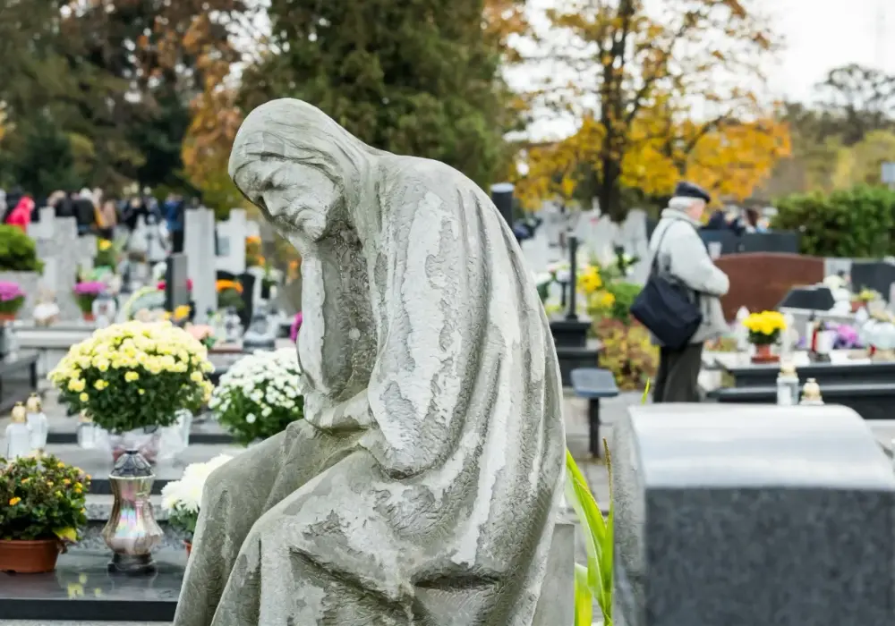 Jak odnaleźć grób bliskiej osoby? Wyszukiwarka grobów online
