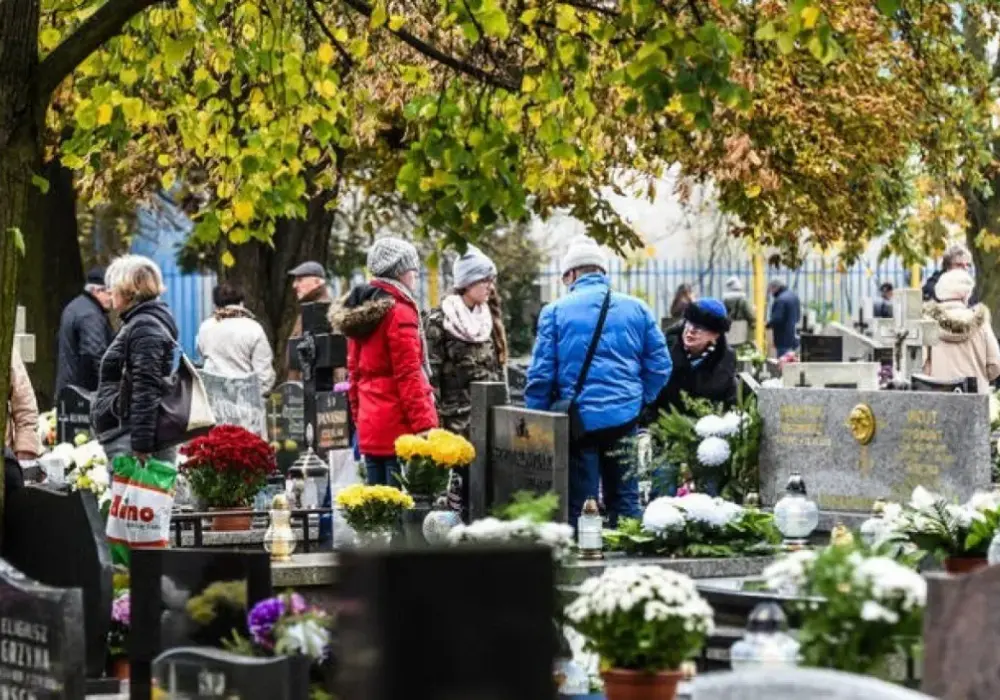 Dlaczego na cmentarzu nie śmierdzi? Odkryj tajemnice pochówku