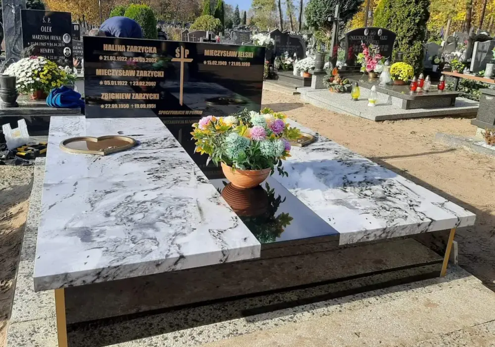Nagrobek: Ile kosztuje? Kompleksowy przewodnik, bez ukrytych opłat