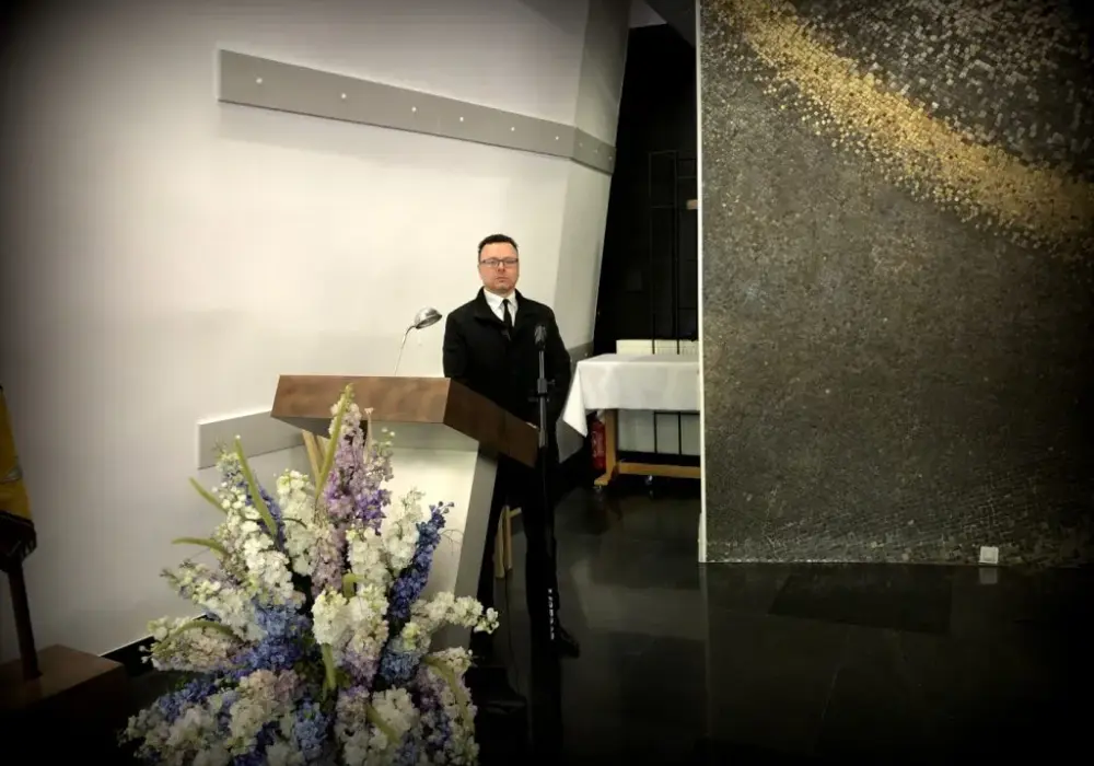 Ile kosztuje pogrzeb świecki? Sprawdź, co wpływa na ceny usług