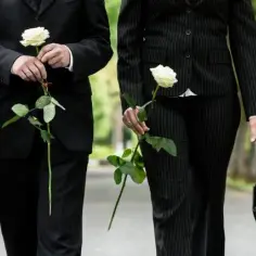 Jak się ubrać na kremację, aby okazać szacunek i elegancję