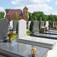 Ile kosztuje nagrobek? Cennik 2026 i uniknij ukrytych opłat