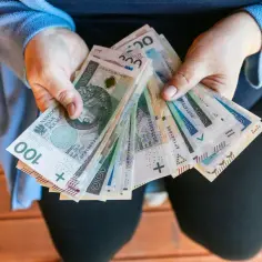 Czy 13 emerytura należy się po śmierci? Sprawdź ważne zasady