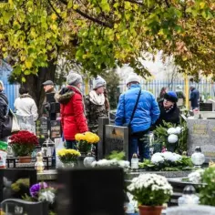 Dlaczego na cmentarzu nie śmierdzi? Odkryj tajemnice pochówku