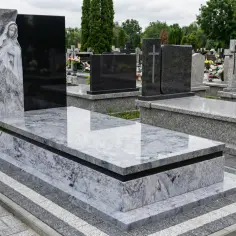 Ceny pomników pojedynczych: Przewodnik 2026. Jak wybrać mądrze?