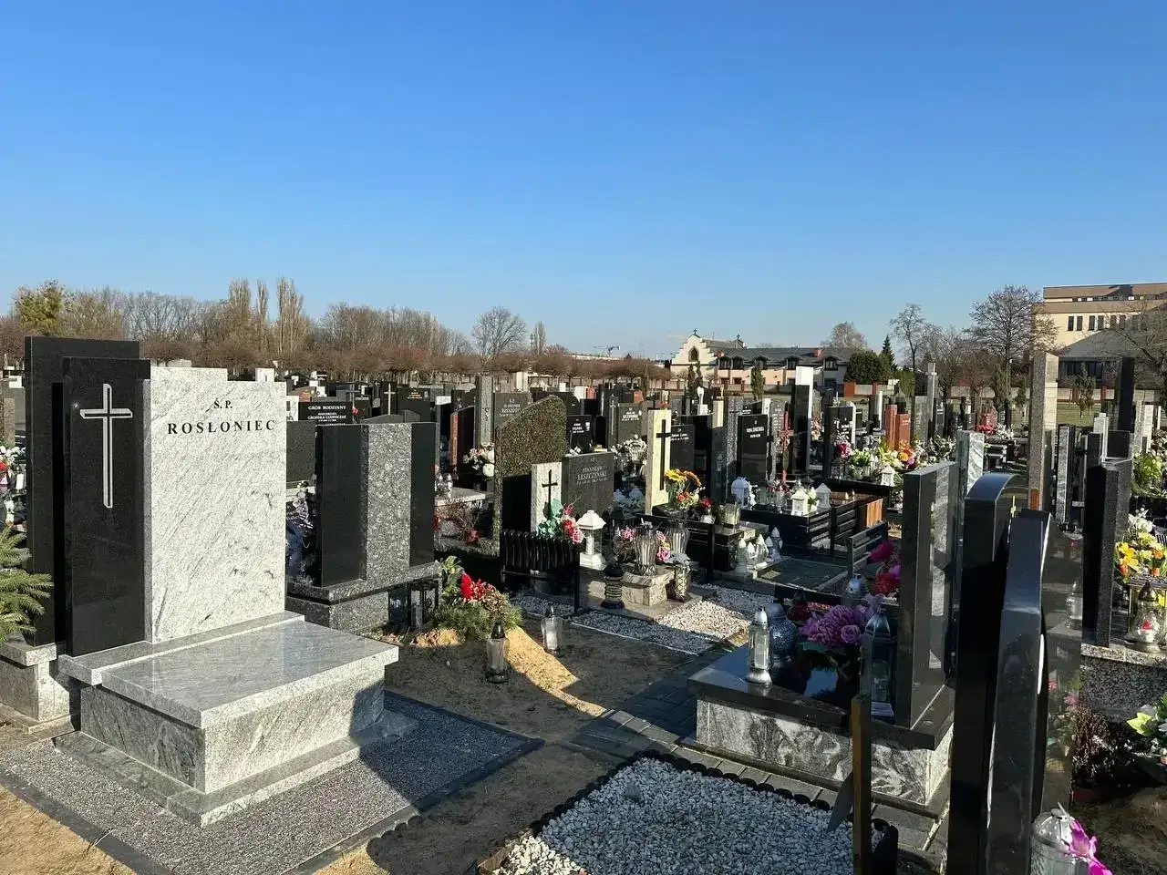 Czynniki wpływające na cenę miejsca na cmentarzu